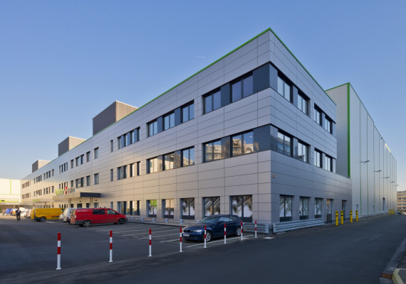 mbb Weimar · Fassaden-Referenz Uni Elektro (Foto: Michael Miltzow)