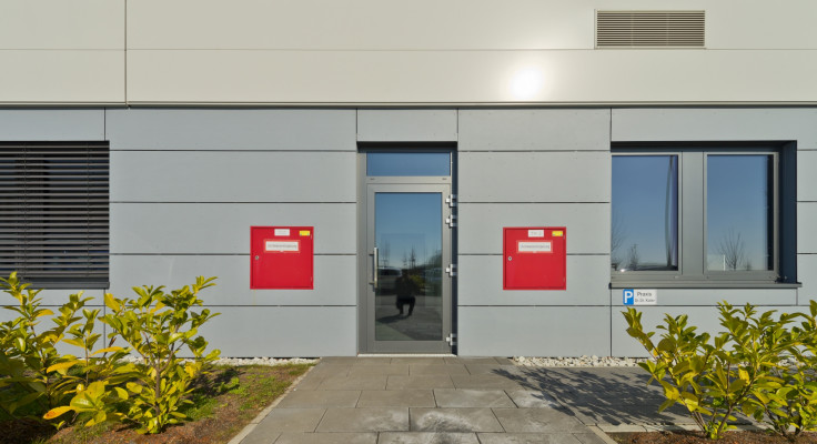 mbb Weimar · Fassaden-Referenz Facharztzentrum (Foto © Michael Miltzow) mbb Weimar · Fassaden-Referenz Facharztzentrum (Foto © Michael Miltzow)