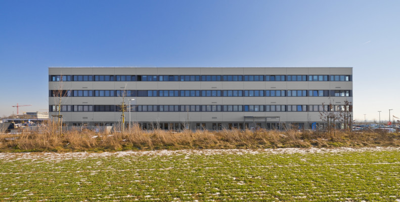mbb Weimar · Fassaden-Referenz Facharztzentrum (Foto © Michael Miltzow)