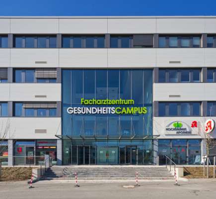 mbb Weimar · Fassaden-Referenz Facharztzentrum (Foto © Michael Miltzow) mbb Weimar · Fassaden-Referenz Facharztzentrum (Foto © Michael Miltzow)